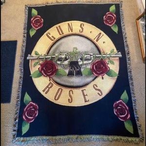 Guns & Roses Throw / Tapesty